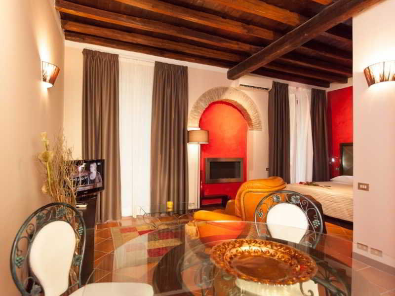 Town House Fontana Di Trevi Bed and breakfast